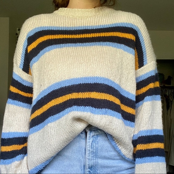 Urban Outfitters Sweater - Picture 3 of 3